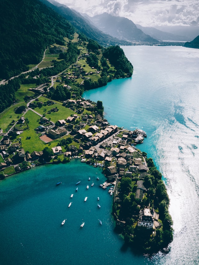 Die Schweiz – Berge, Banken und Luxus